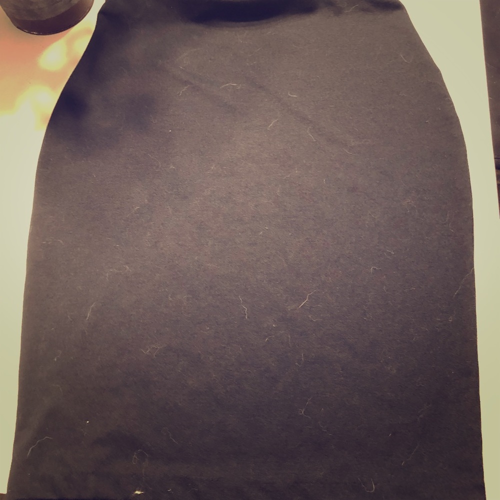 Black pencil skirt super cute